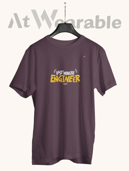 LAST MINUTE ENGINEER – Classic-Fit Unisex T-Shirt